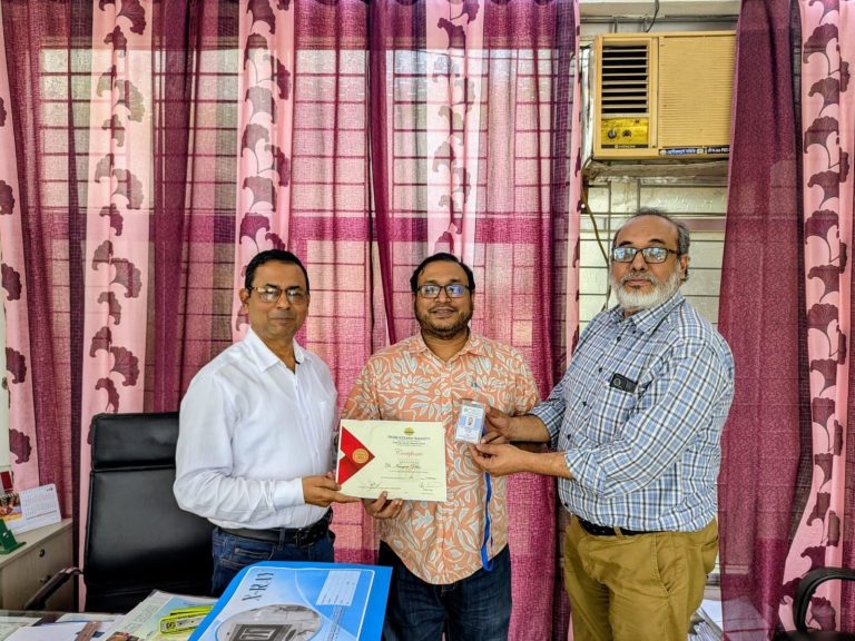 আজীবন সদস্য হলেন চট্টগ্রাম মেডিকেল কলেজে হাসপাতালে নিউরো সার্জন ডা. নারায়ণ ধর।